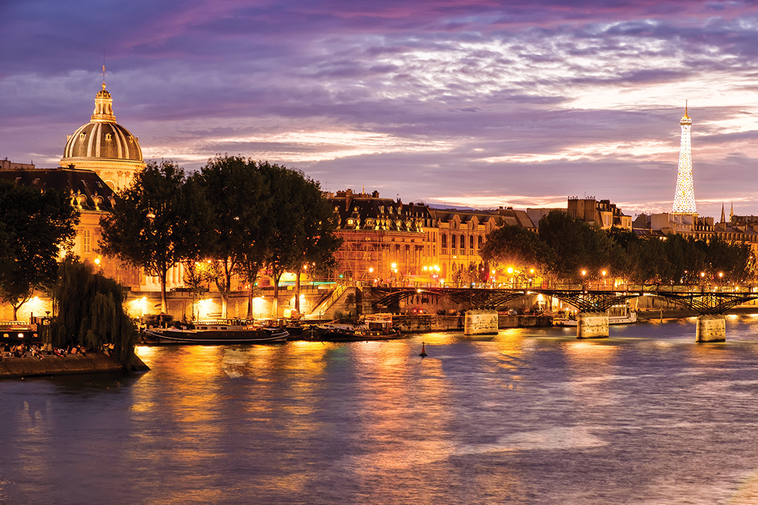 Beautiful sunset in Paris with a view of the river Seine