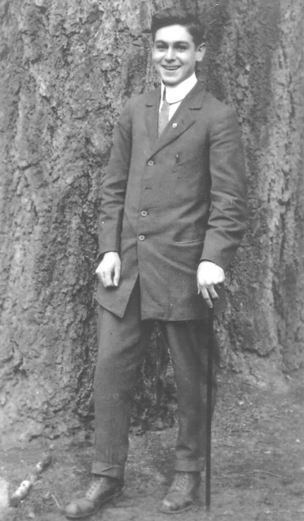 Black & white photo of Lowell Davies circa 1911
