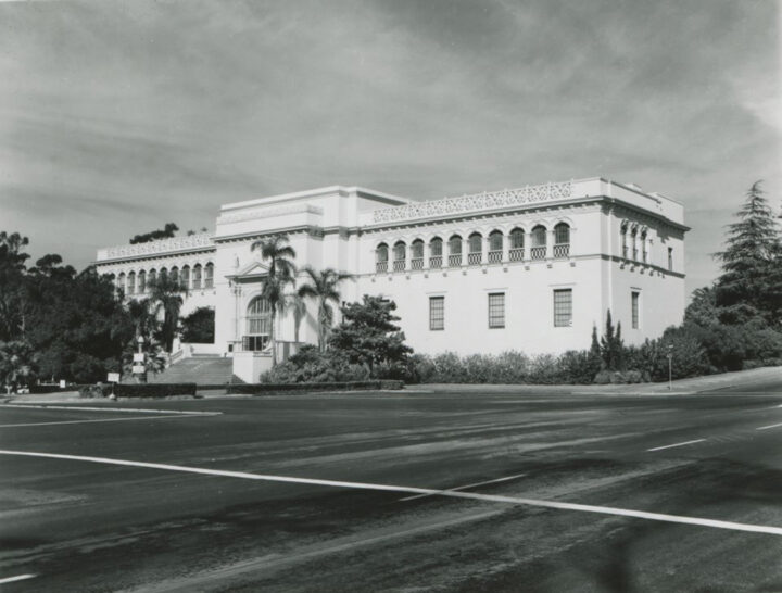 With financial support from Ellen Browning Scripps and members of the community, the museum’s permanent (and current) home was constructed in Balboa Park in 1933. Designed by William Templeton Johnson, it was intended to have four wings, but only the south and west wings were built due to funding shortfalls during the Great Depression