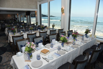 Tea by the Sea: Photo by Doug Gates