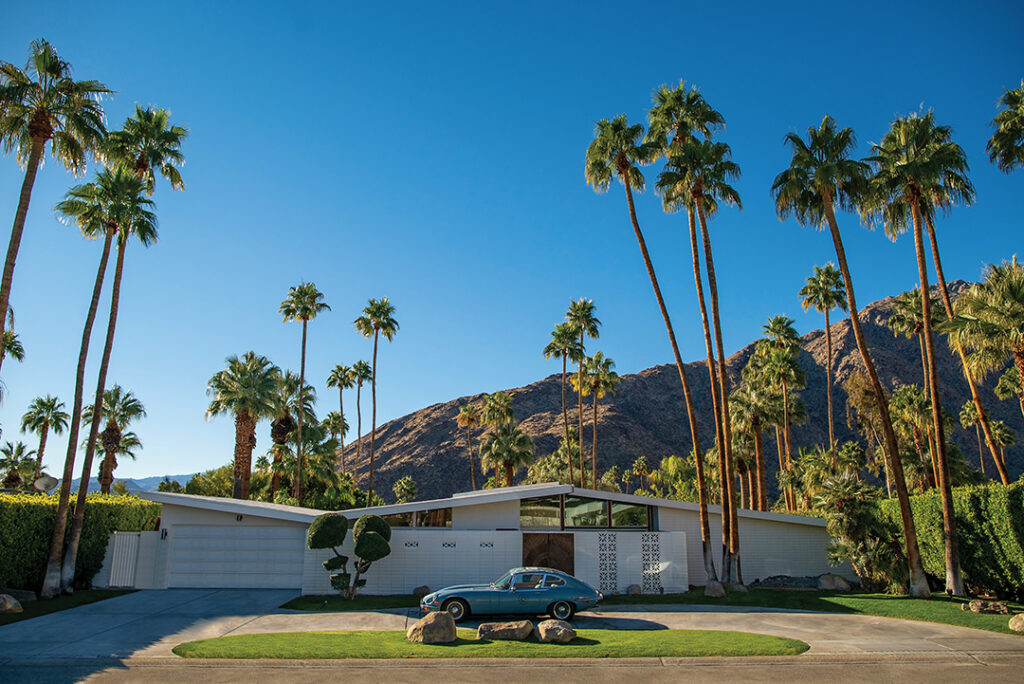 Explore some of Palm Springs’ most coveted neighborhoods through guided, self-guided, and bicycle tours of some of Palm Springs most iconic and beautifully preserved 1950s and 1960s homes