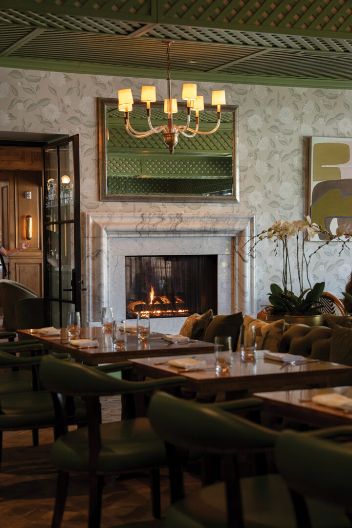 Soft, neutral tones, natural textures, and abundant light create a relaxed yet sophisticated setting