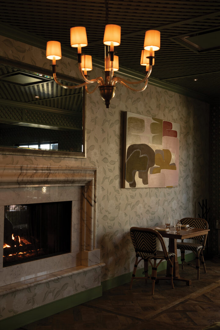Soft, neutral tones, natural textures, and abundant light create a relaxed yet sophisticated setting